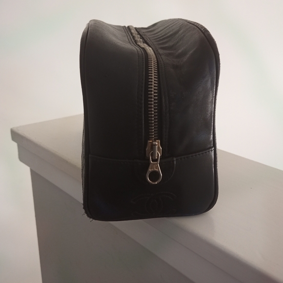 CLEAN Vintage Chanel Diamond Stitch Cosmetics Case/Toiletry Pouch/Dopp Kit Black - Picture 5 of 16